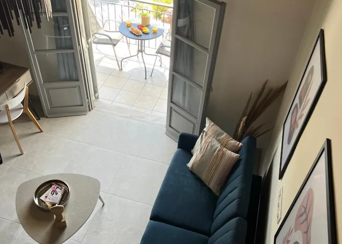 Ninemo Residences Skiathos 公寓